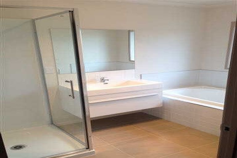 Photo of property in 2 Derwent Place, Flagstaff, Hamilton, 3210