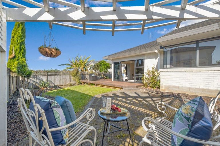 Photo of property in 2/40 Simmental Crescent, Somerville, Auckland, 2014