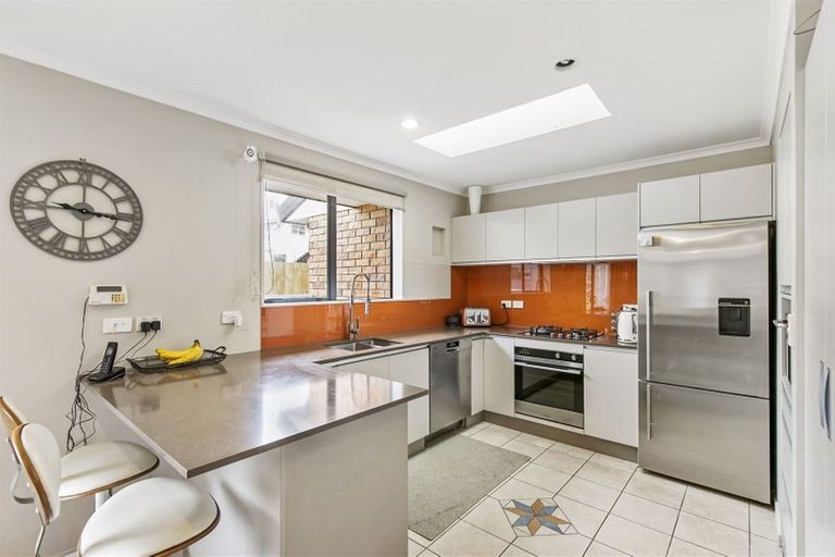 Photo of property in 13a Pax Avenue, Forrest Hill, Auckland, 0620