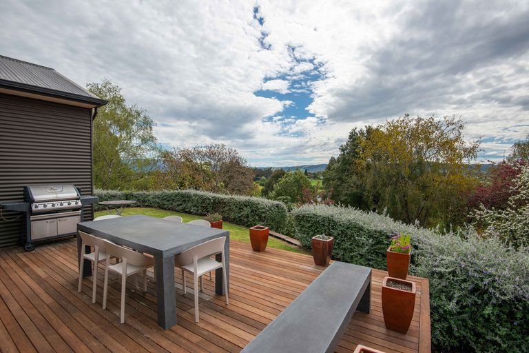 Photo of property in 8 Braeside, Kinmont Park, Mosgiel, 9024