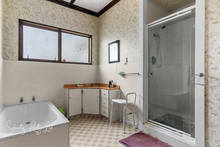 Photo of property in 1820 State Highway 12, Paparoa, 0571