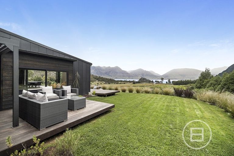 Photo of property in 18 Lookout Drive, Mount Creighton, Queenstown, 9371