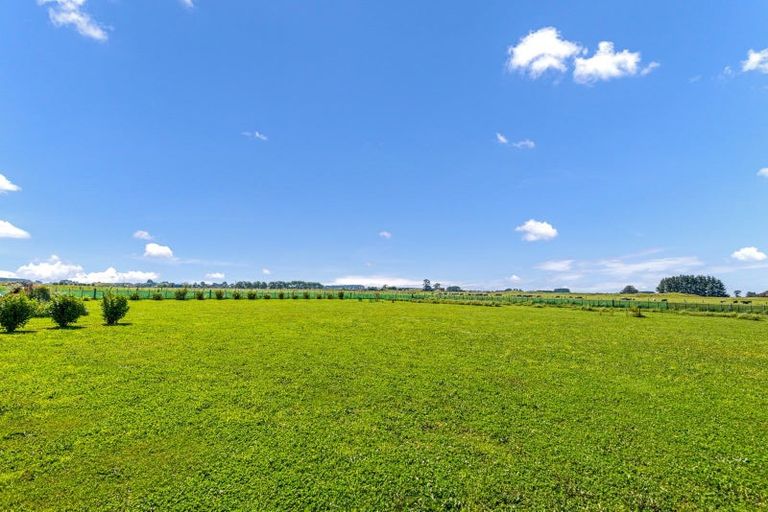 Photo of property in 858d Rangiotu Road, Rangiotu, Palmerston North, 4477