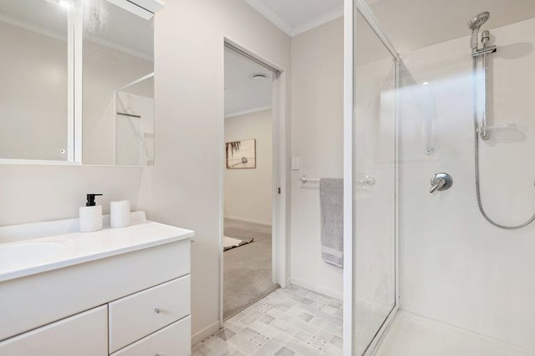 Photo of property in 1 Castleview Lane, Heathcote Valley, Christchurch, 8022