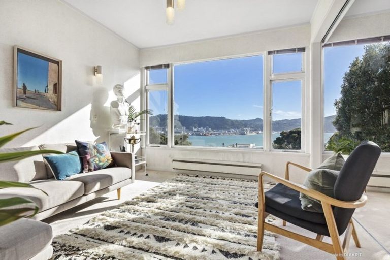 Photo of property in 2 Maida Vale Road, Roseneath, Wellington, 6011