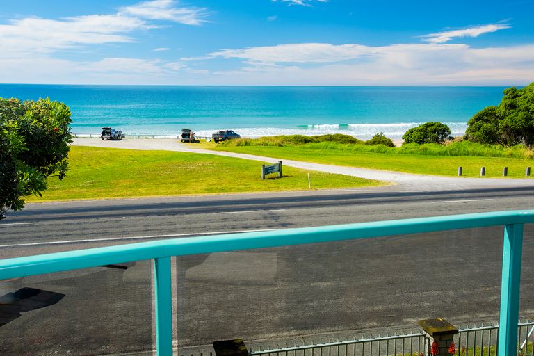 Photo of property in 64 Moana Road, Okitu, Gisborne, 4010