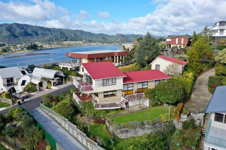 Photo of property in 10 Pine Grove, Tairua, 3508