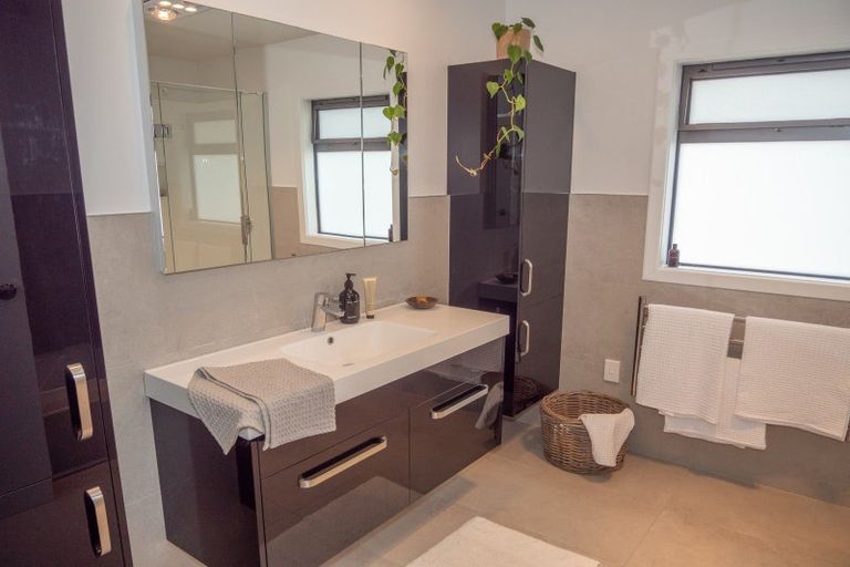 Photo of property in 24 Eagles Way, Cable Bay, 0420