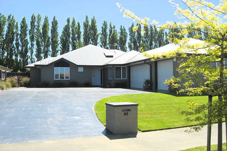 Photo of property in 41 Woodhurst Drive, Casebrook, Christchurch, 8051