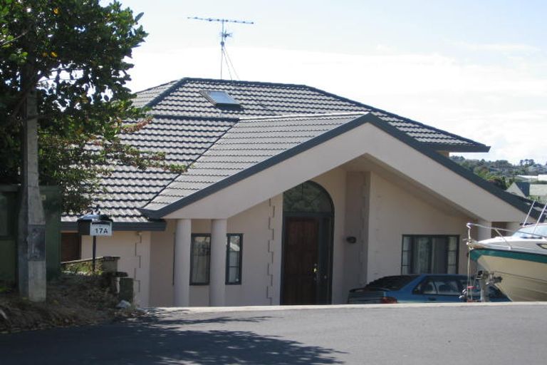 Photo of property in 17a Eastwood Rise, Browns Bay, Auckland, 0630