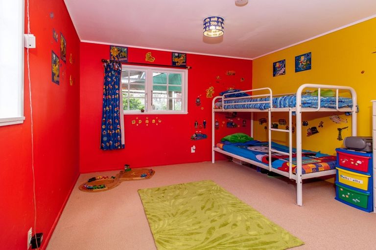 Photo of property in 5 Tane Road, Laingholm, Auckland, 0604