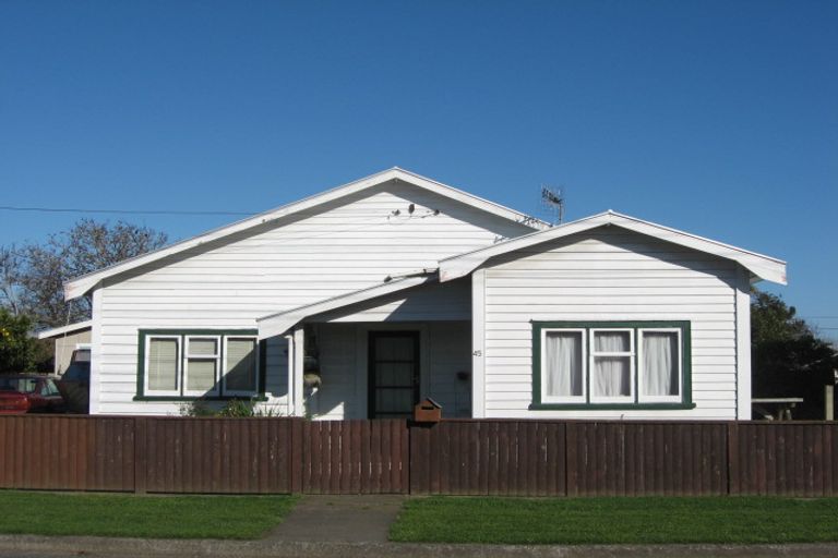 Photo of property in 45 Holland Crescent, Bulls, 4818