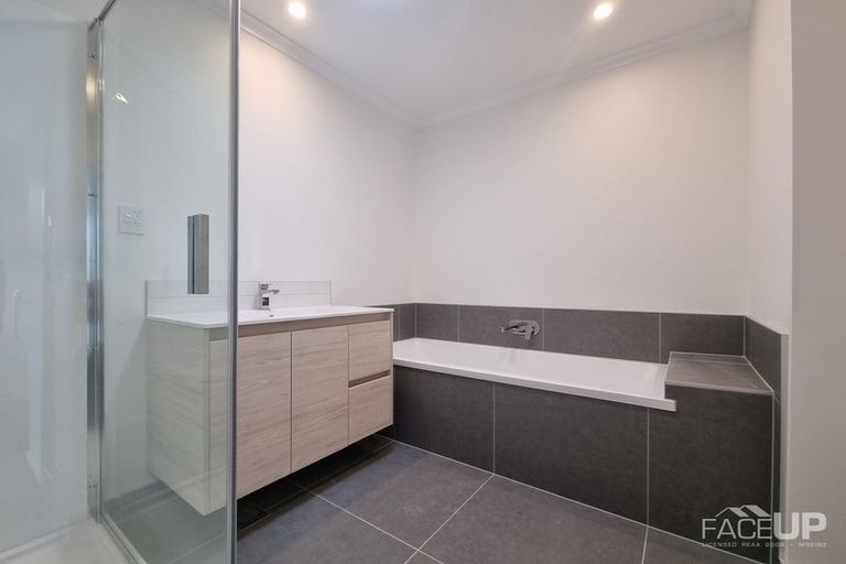 Photo of property in 5 Jagoda Road, Westgate, Auckland, 0614