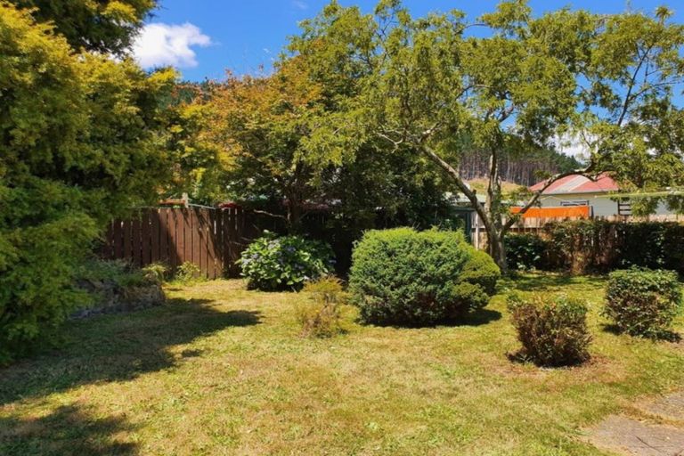 Photo of property in 8 He Awa Crescent, Waikanae, 5036