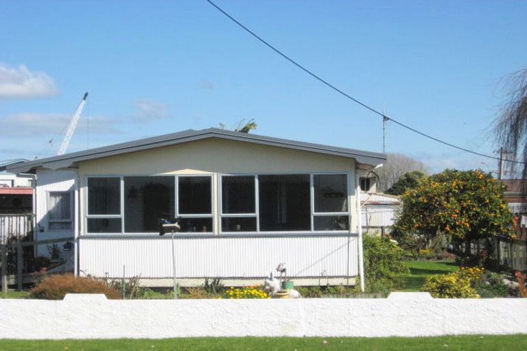 Photo of property in 24 Tawa Street, Edgecumbe, 3120