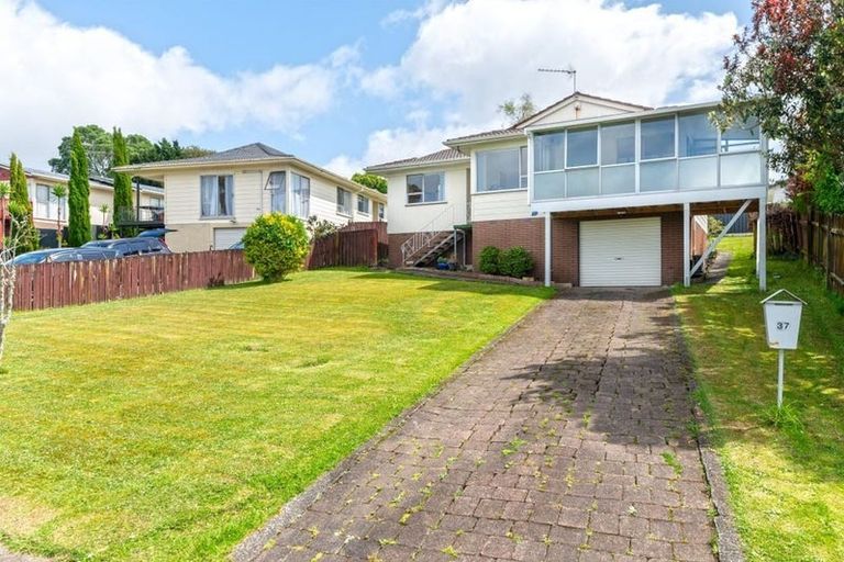 Photo of property in 37 Rosewarne Crescent, Glendene, Auckland, 0602