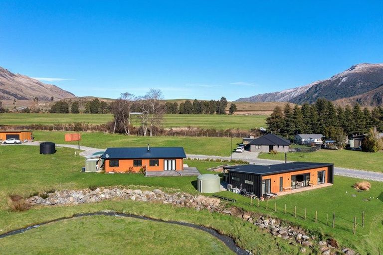 Photo of property in 11 Lakefield Close, Kingston, Athol, 9793