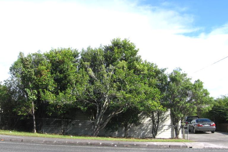 Photo of property in 155 View Road, Sunnyvale, Auckland, 0612