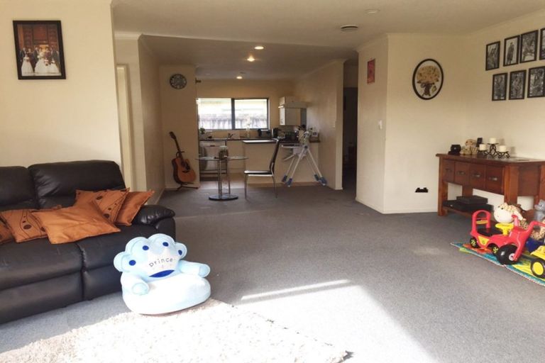 Photo of property in 4 Ettrick Lane, Papakura, 2110