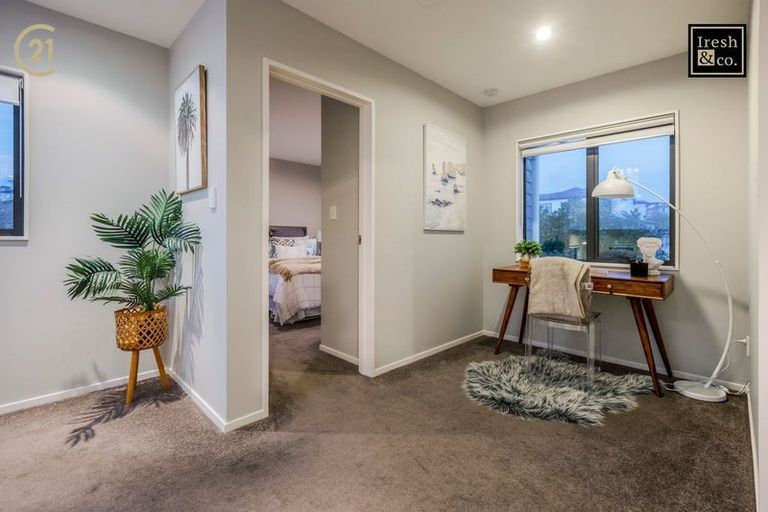 Photo of property in 33 Kirikiri Drive, Papakura, 2110