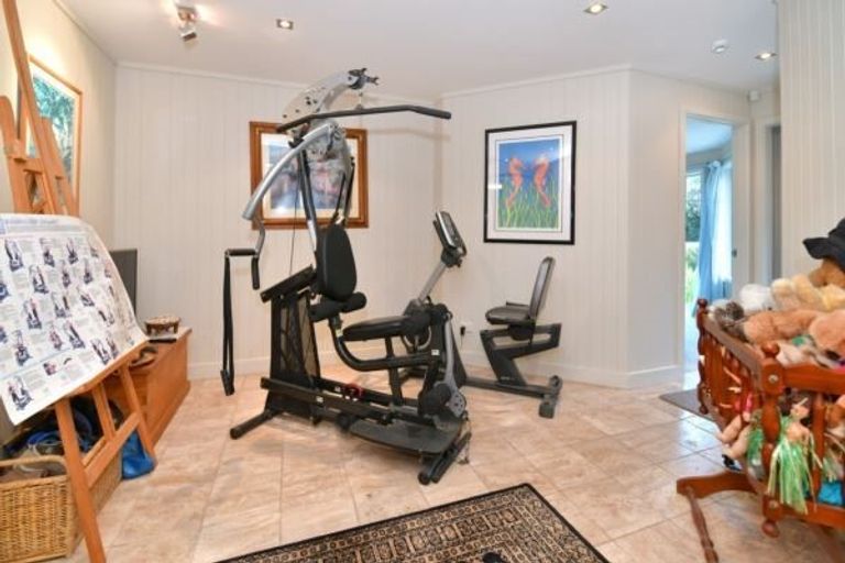 Photo of property in 18 Little Compton Mews, Snells Beach, 0920