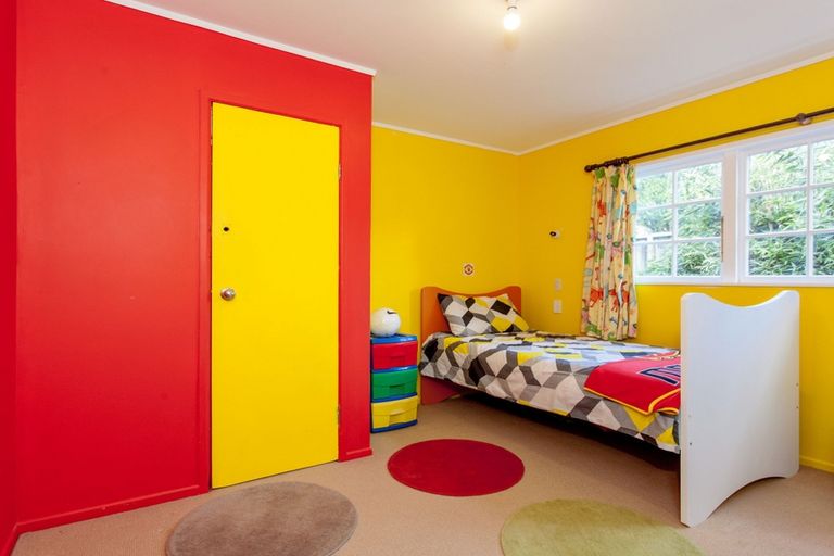 Photo of property in 5 Tane Road, Laingholm, Auckland, 0604