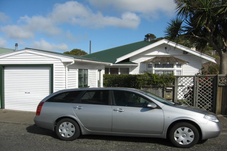 Photo of property in 45 Parkvale Road, Karori, Wellington, 6012