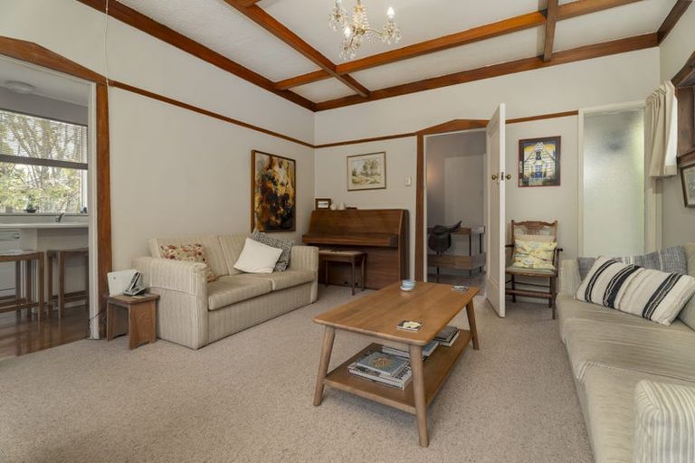 Photo of property in 18 Omar Street, Khandallah, Wellington, 6035