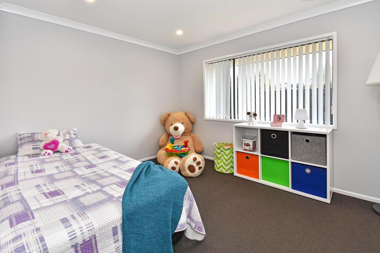 Photo of property in 56 Lothian Brae, Wattle Downs, Auckland, 2103