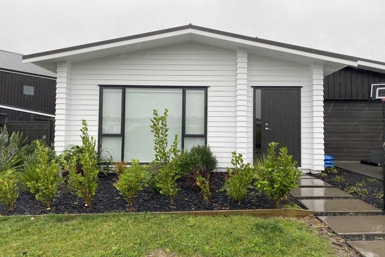 Photo of property in 65 Koura Drive, Red Beach, 0932