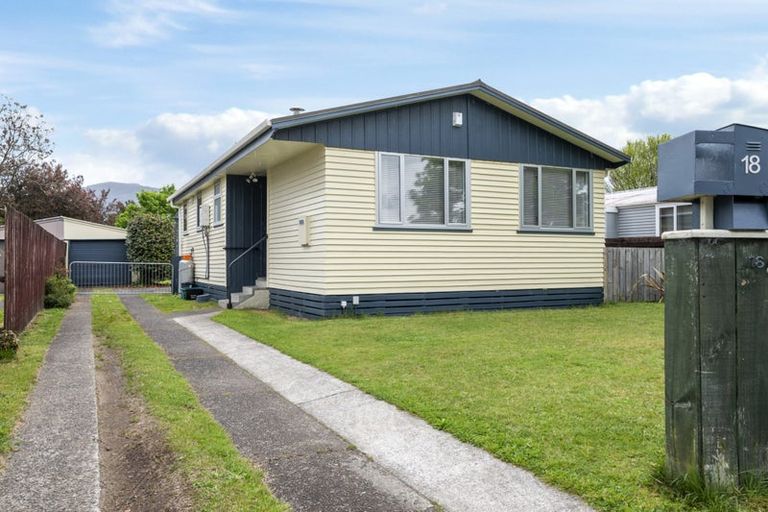 Photo of property in 18 Runuku Grove, Turangi, 3334