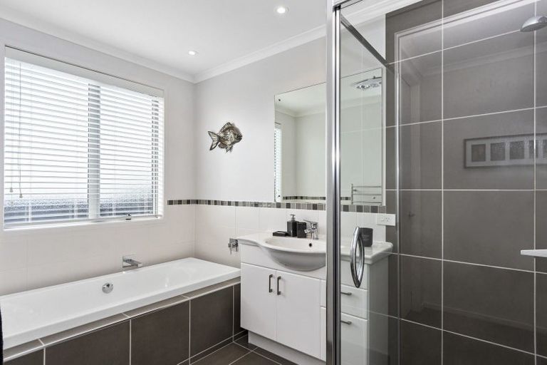 Photo of property in 11 Oriental Parade, Papamoa Beach, Papamoa, 3118