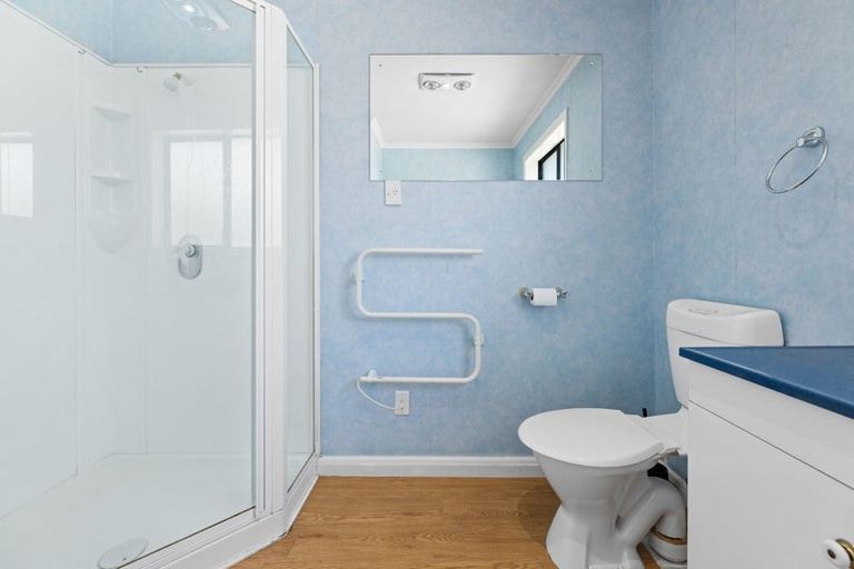 Photo of property in 12 Fairmont Place, Hornby, Christchurch, 8042