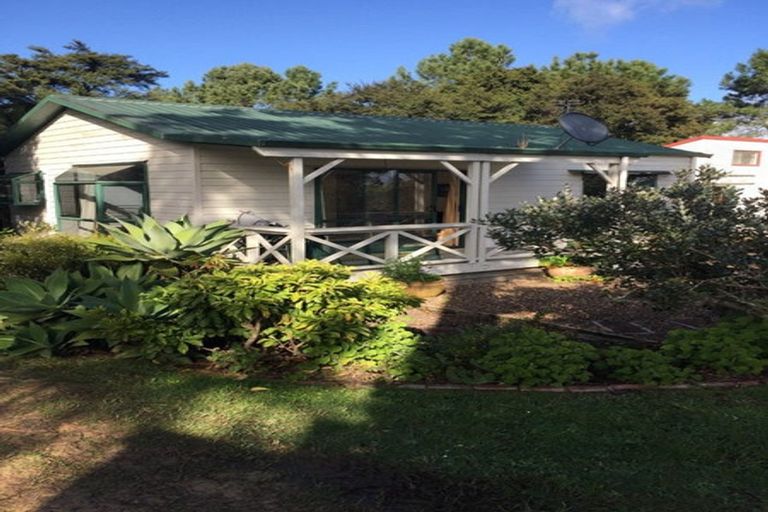 Photo of property in 43 Sunnyvale Road, Massey, Auckland, 0614