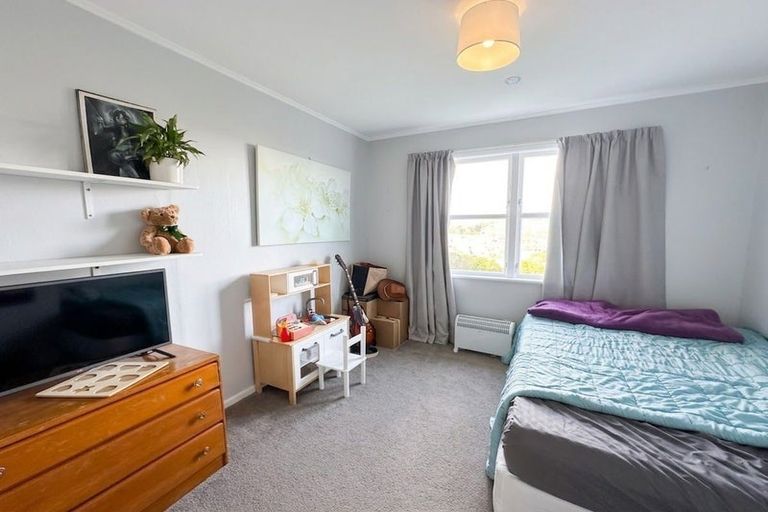 Photo of property in 41 Priscilla Crescent, Kingston, Wellington, 6021