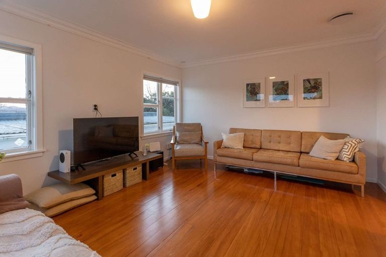 Photo of property in 8 Jenelin Road, Glendene, Auckland, 0602
