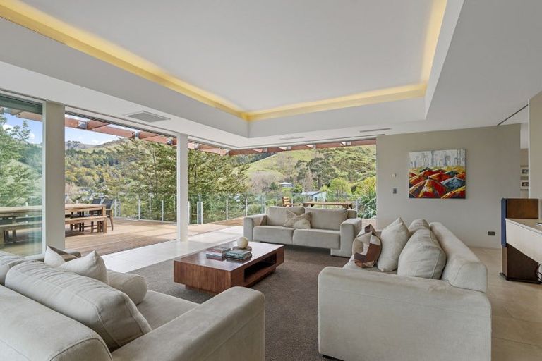 Photo of property in 56 Governors Bay Road, Cass Bay, Lyttelton, 8971