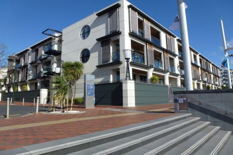 Photo of property in Latitude 37 East Apartments, 2f/20 Pakenham Street East, Auckland Central, Auckland, 1010