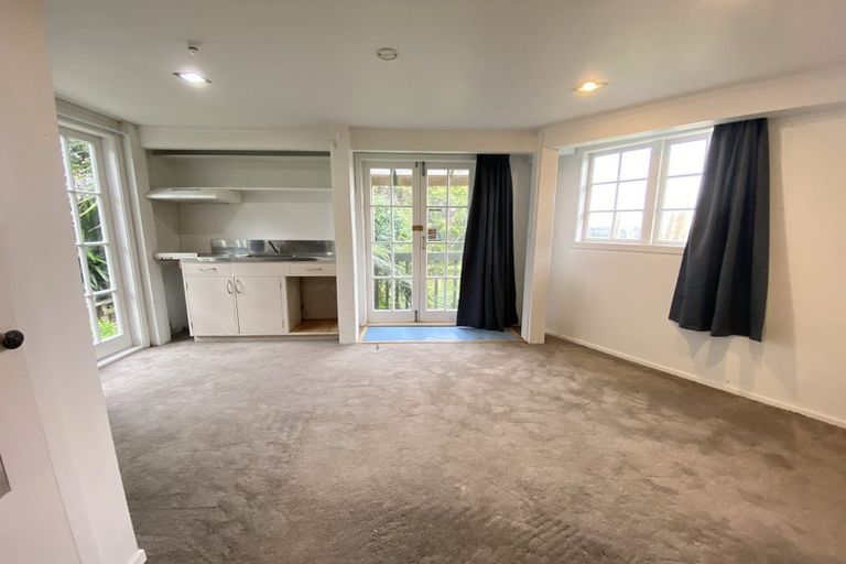 Photo of property in 64 Manuka Road, Glenfield, Auckland, 0629