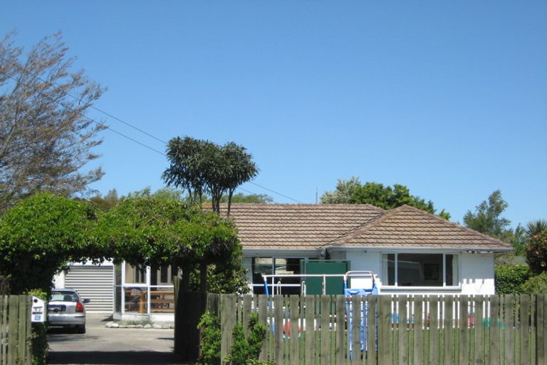Photo of property in 62 Farquhars Road, Redwood, Christchurch, 8051