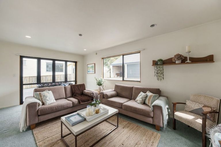 Photo of property in 27 Kawau View Road, Snells Beach, 0920