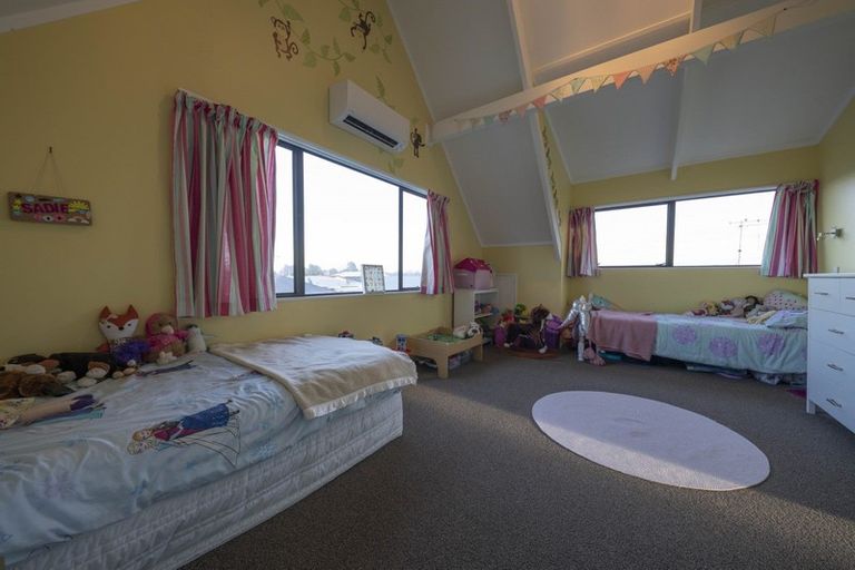 Photo of property in 4 Oak Avenue, Nawton, Hamilton, 3200