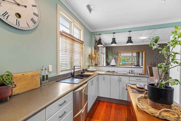 Photo of property in 16 Avon Street, Rongotea, 4476