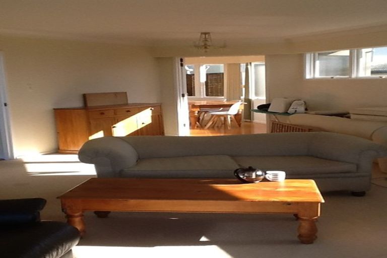 Photo of property in 95 Ocean View Road, Hillcrest, Auckland, 0627