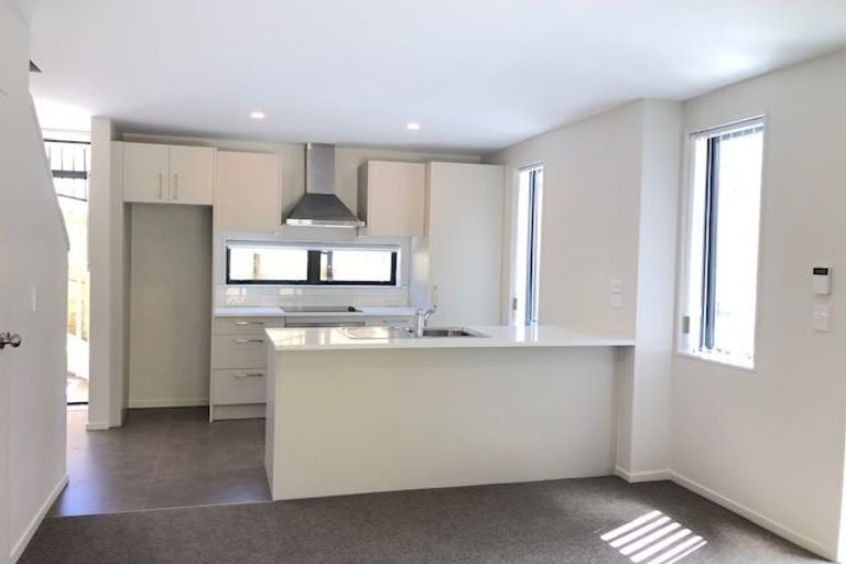 Photo of property in 60d Seymour Road, Sunnyvale, Auckland, 0612