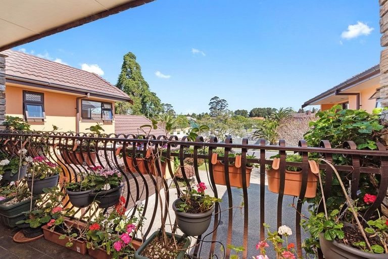 Photo of property in 25 Oak Manor Drive, Albany, Auckland, 0632