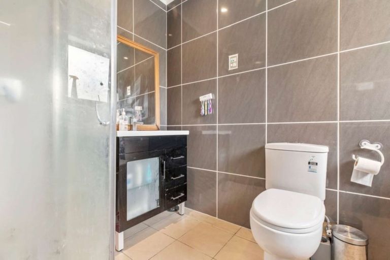 Photo of property in 2/55 Ennis Avenue, Pakuranga Heights, Auckland, 2010