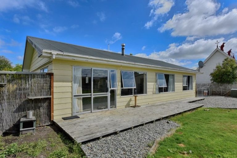Photo of property in 49 Newburn Street, Waikaia, 9778