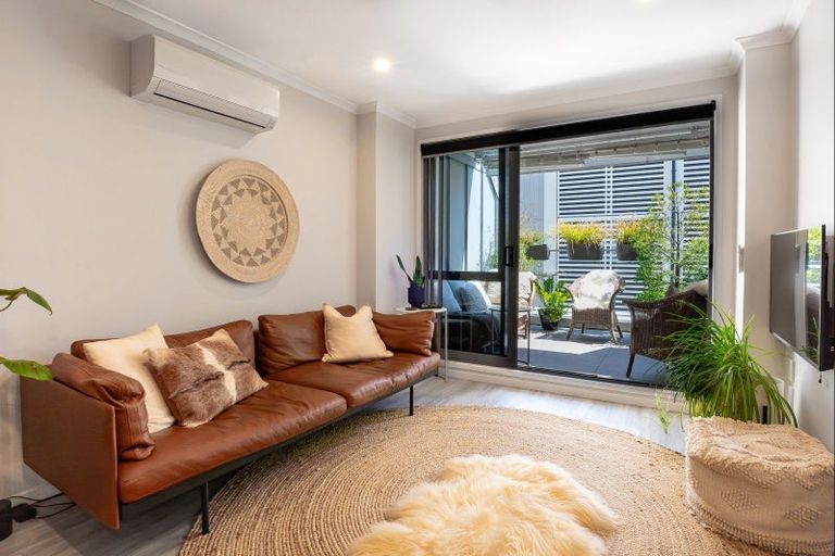 Photo of property in 2/19 Victoria Road, Mount Maunganui, 3116