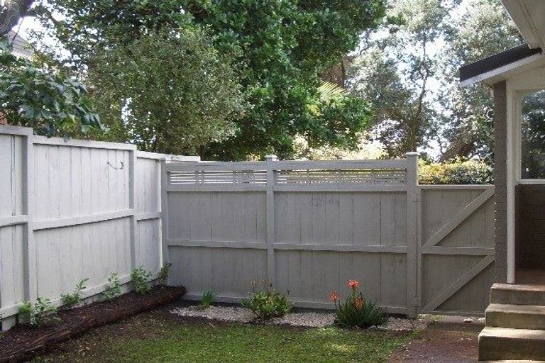 Photo of property in 1/12a Sanders Avenue, Takapuna, Auckland, 0622